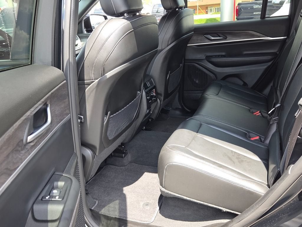 2025 Jeep Grand Cherokee Limited 4x2