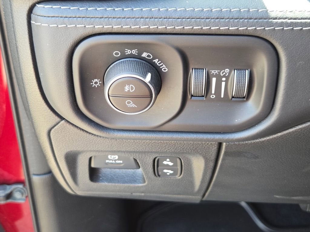 2019 RAM 1500 Limited Crew Cab 4x4 5'7" Box