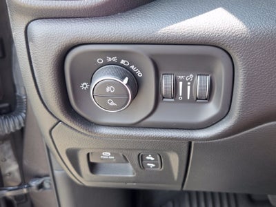 2023 RAM 1500 Laramie Crew Cab 4x4 5'7" Box