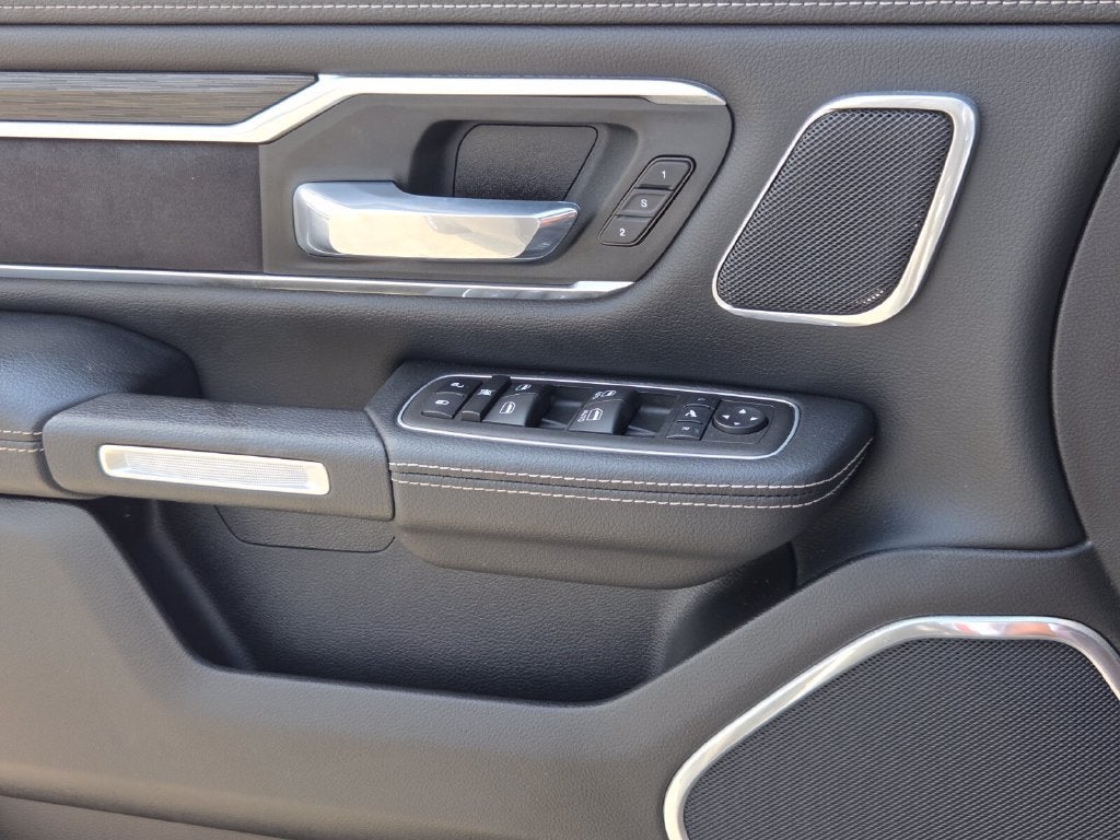 2023 RAM 1500 Laramie Crew Cab 4x4 5'7" Box