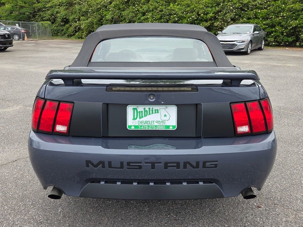 2001 Ford Mustang GT Deluxe