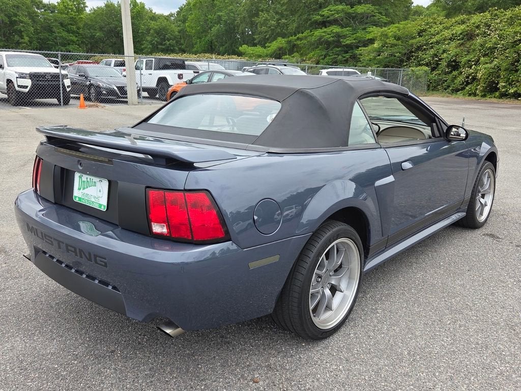 2001 Ford Mustang GT Deluxe