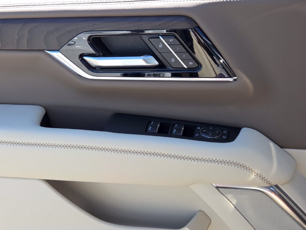 2027 GMC Yukon Denali - Photo 29