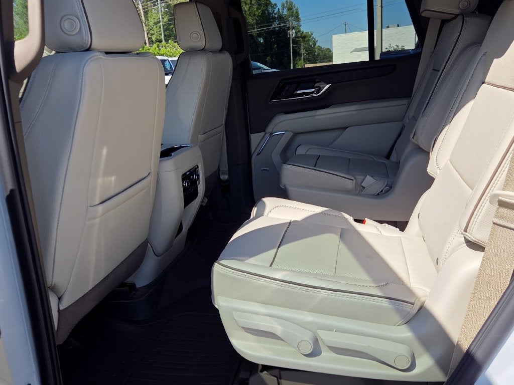2027 GMC Yukon Denali - Photo 5