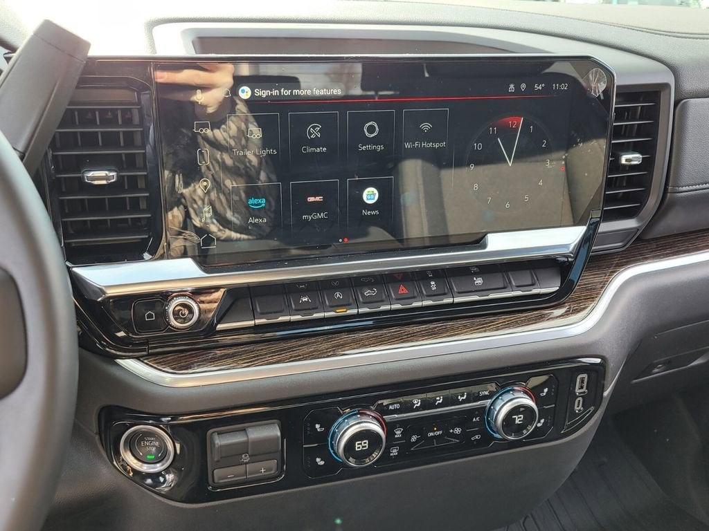 2025 GMC Sierra 1500 Elevation