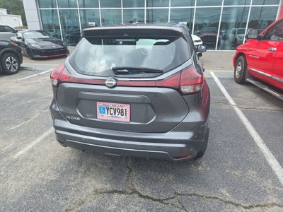 2022 Nissan Kicks S Xtronic CVT