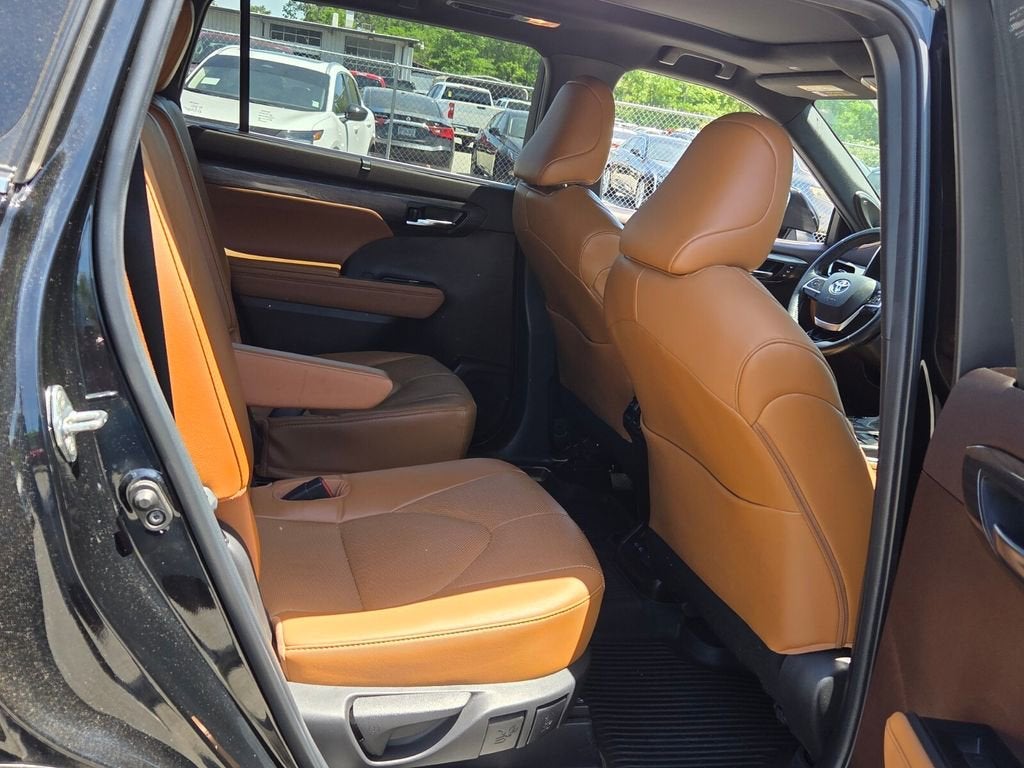 2022 Toyota Highlander Platinum