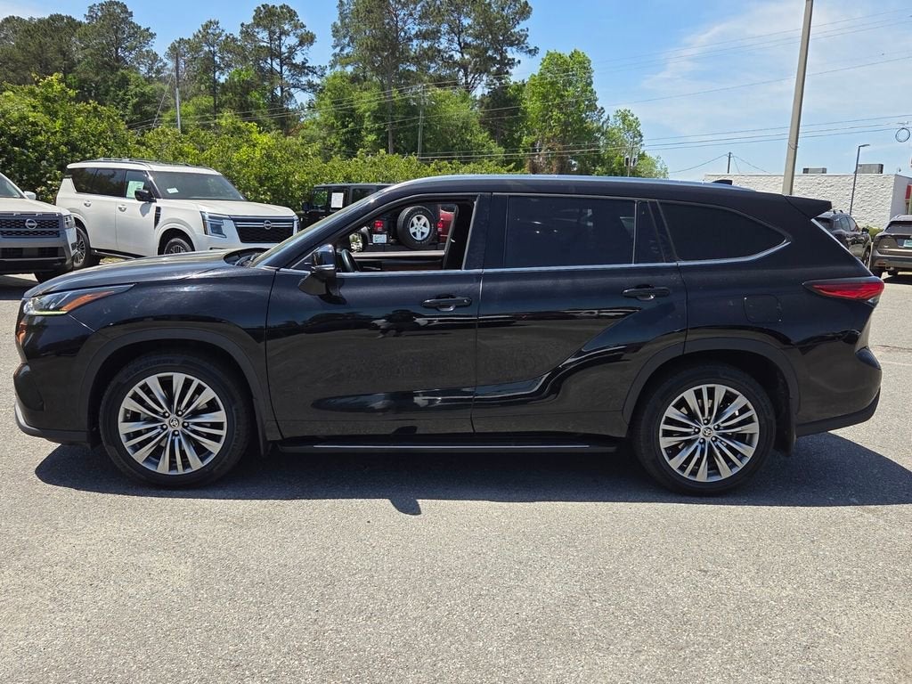 2022 Toyota Highlander Platinum