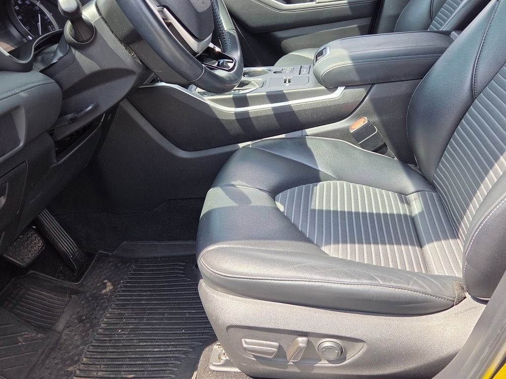 2022 Toyota Highlander XSE