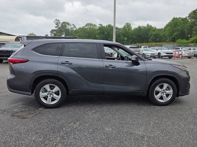 2022 Toyota Highlander LE