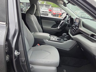 2022 Toyota Highlander LE