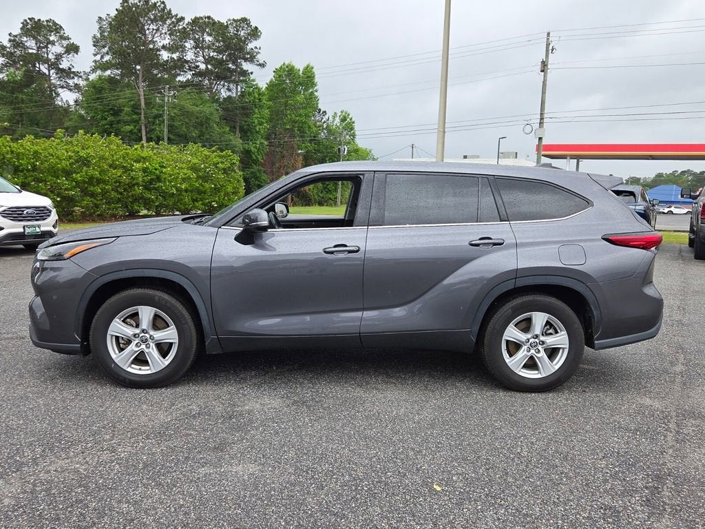 2022 Toyota Highlander LE