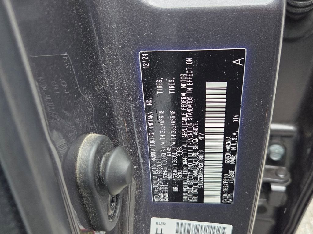 2022 Toyota Highlander LE