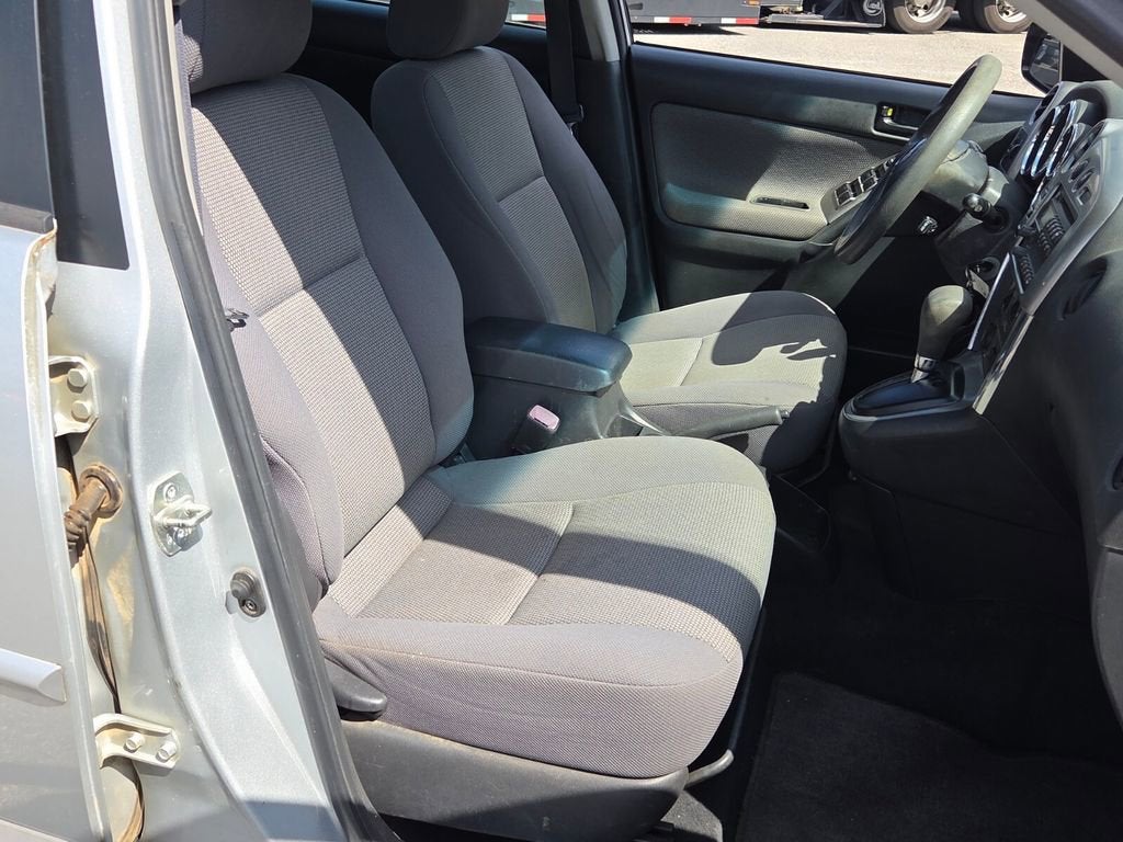 2008 Pontiac Vibe Base
