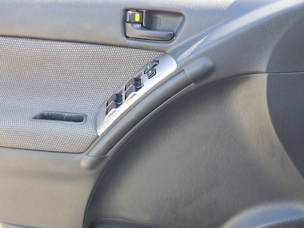 2008 Pontiac Vibe Base